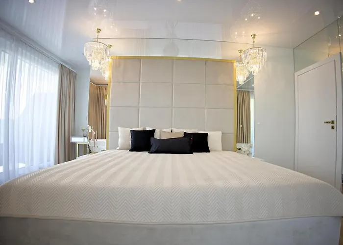 Luxury Zetesis - Horyzont דירה קולובז'ג